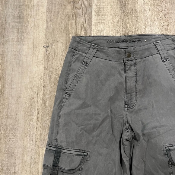 American Eagle Dreamy Drape Super High Rise Wide Leg Cargo size 0 - Picture 2 of 7